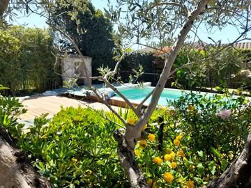Gîte pour 3 personnes, avec jardin ainsi que piscine et terrasse dans le Vaucluse