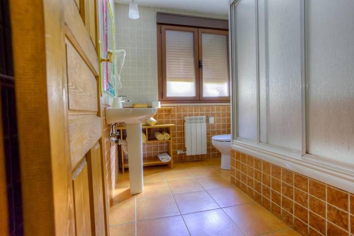Casa de huéspuedes para 2 personas, con terraza en Villablino - 4