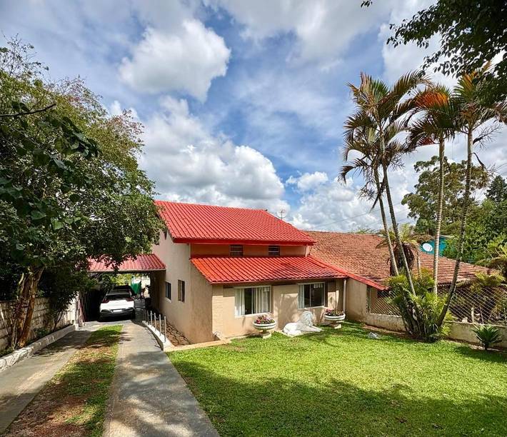 Location de vacances pour 10 personnes, avec balcon ainsi que jardin et piscine à São Roque