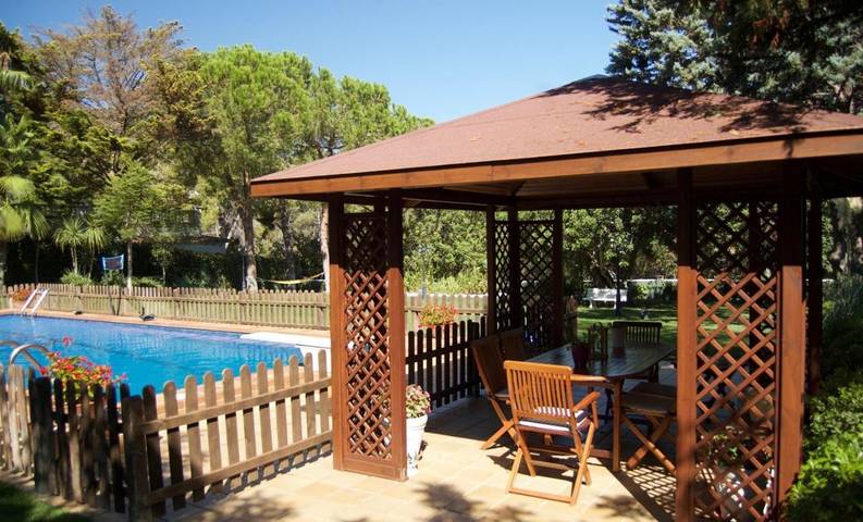 Casa rural para 12 personas, con Balcón y Terraza además de Jardín y Piscina en Roda de Bará - 2