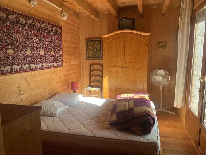 Location de vacances pour 8 personnes, avec Terrasse et Jardin ainsi que Piscine et Vue à Saint-Marcel-Campes - 3