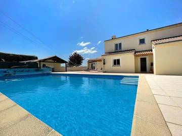 Cottage pour 11 personnes, avec jacuzzi ainsi que jardin et piscine, adapté aux familles à Port-Saint-Père