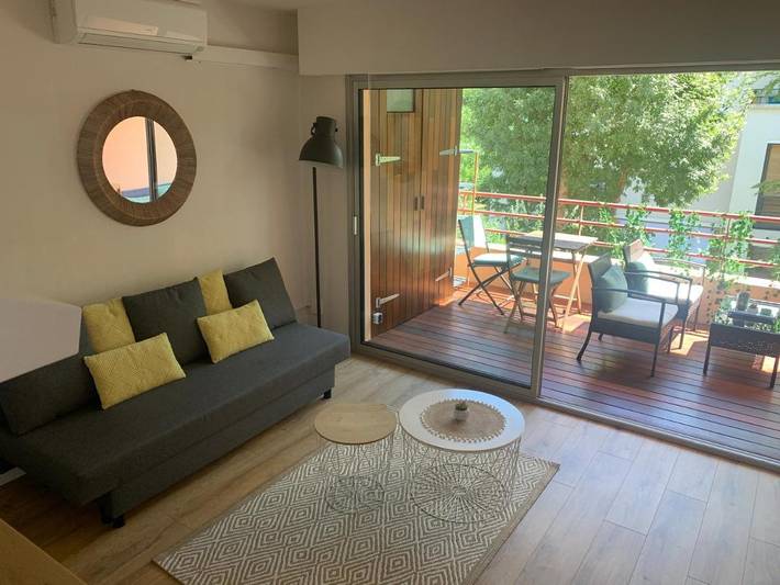 Gîte pour 2 personnes, avec terrasse et piscine dans Parc de Vaugrenier