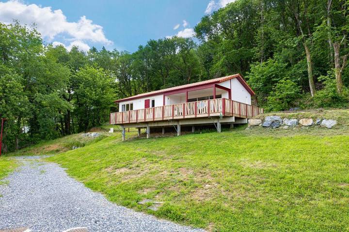 Chalet pour 6 personnes, avec bassin pour enfant et jardin ainsi que piscine et vue, adapté aux familles au Pays basque - 2