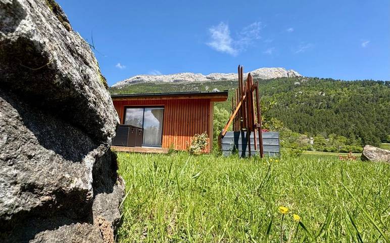 Lodge pour 4 personnes, avec sauna ainsi que jardin et jacuzzi