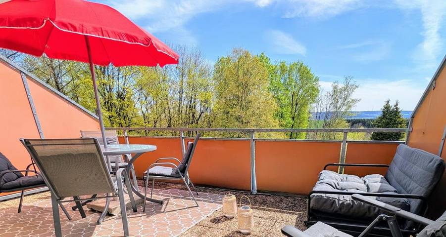 Ferienwohnung für 4 Personen, mit Seeblick und Balkon sowie Ausblick im Hunsrück - 2