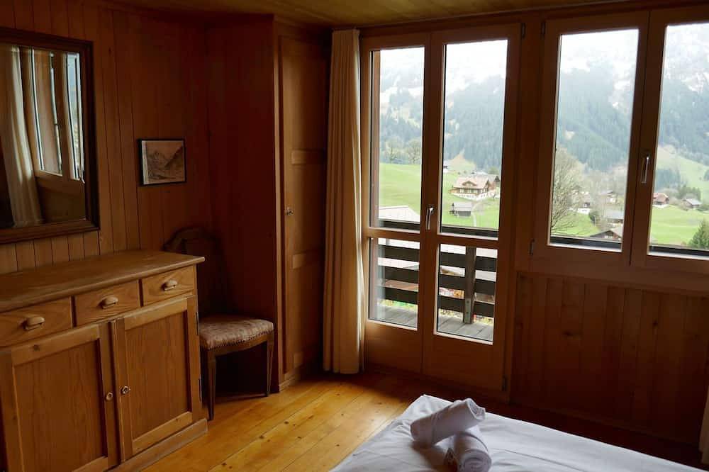 Belle maison de vacances privée pour 9 personnes avec Wifi, Tv, balcon et animaux admis in Schwendi b. Grindelwald, Grindelwald