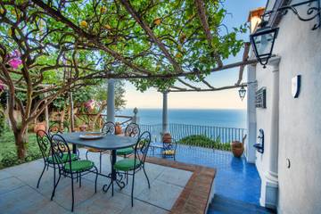 Villa pour 5 personnes, avec jardin ainsi que vue et balcon sur la Côte Amalfitaine