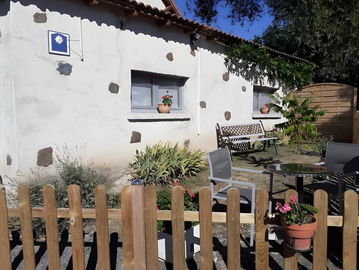 Gîte Pic Cluzel : vue montagne, terrasse privée et Wi-Fi in Saurier, Parc naturel régional des Volcans d'Auvergne