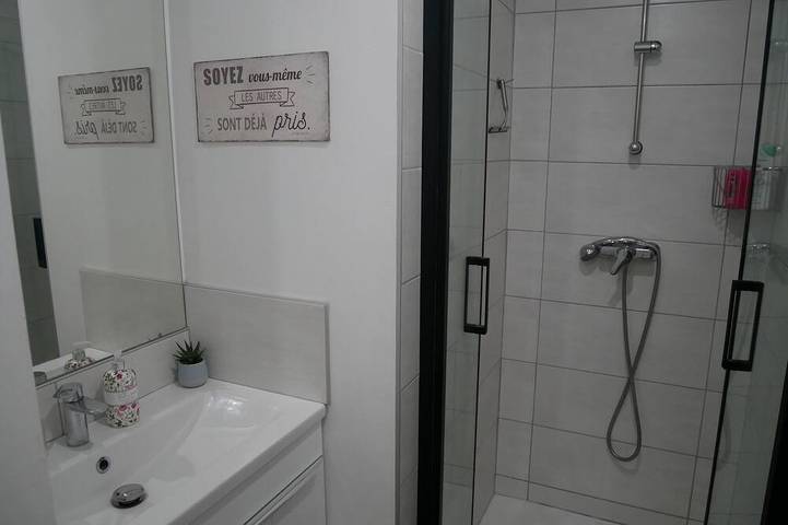 Apartamento entero, Cosy studio in the heart of the village of Chazay in Chazay-d'Azergues, Beaujolais