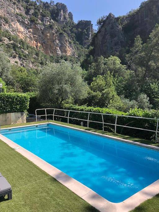 Three-Bedroom Villa in Gilette, Côte méditerranéenne (France)