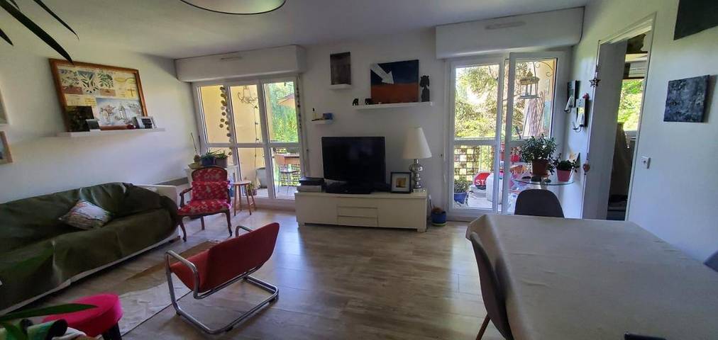 Gîte pour 4 personnes, avec vue et balcon à Ézanville