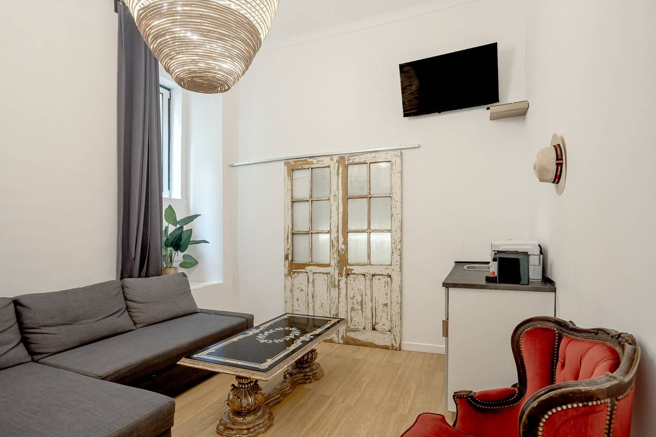 Gehele studio, Boavista 130 Studios Ii in Misericórdia, Lissabon