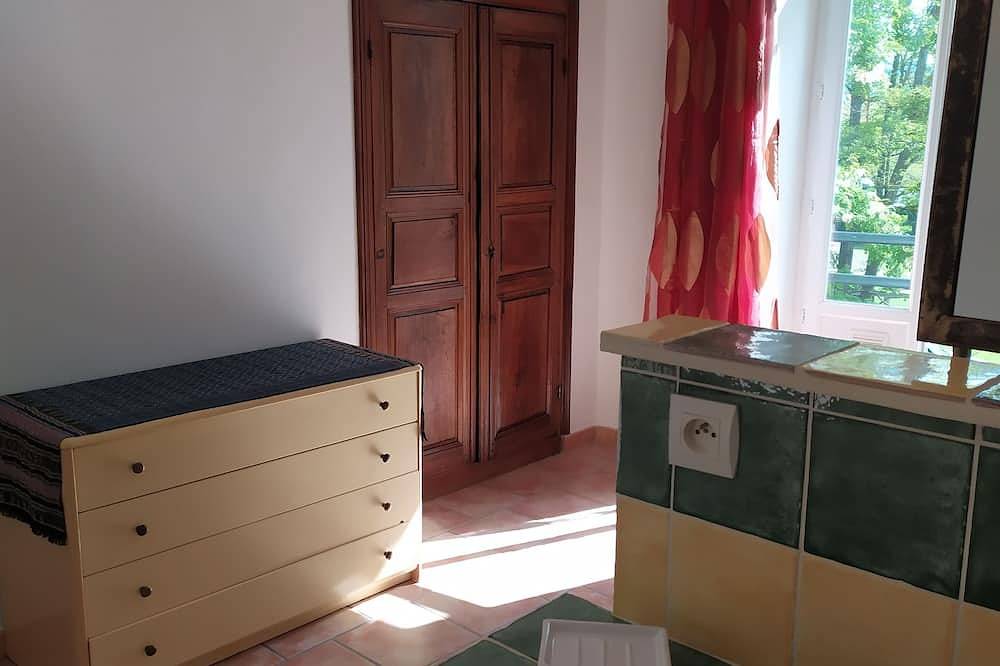 Entire apartment, Charming apartment for two people in Salavas, Gorges de l’Ardèche