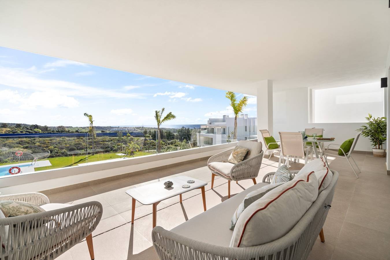 Entire apartment, Stylish 2-bed Apartment Alcazaba Lagoon in Alcazaba Lagoon, Casares