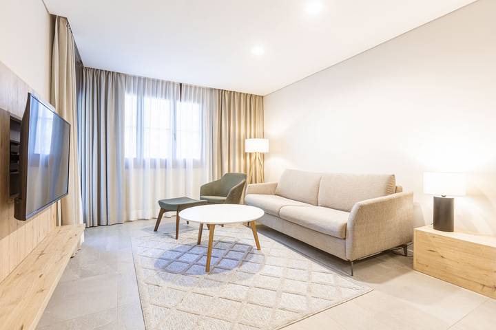 Ferienwohnung für 4 Personen, mit Balkon und Seeblick sowie Sauna in Treffen am Ossiacher See - 3