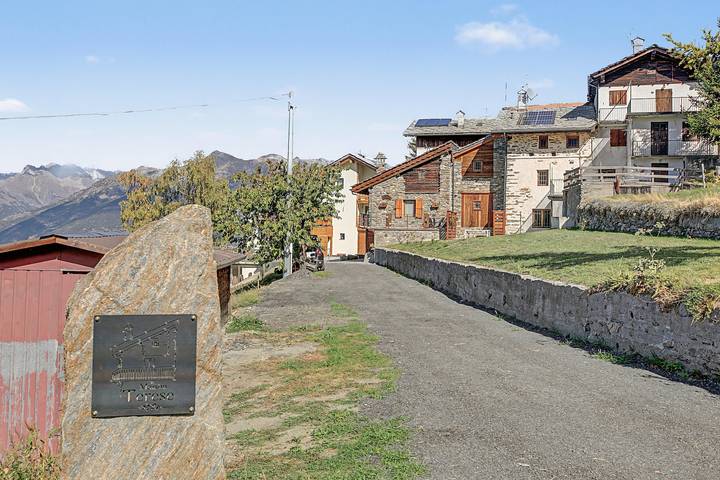 Hel lägenhet, Apartment 'Il Cervo' with Private Balcony with Mountain View in La Cerise (Gressan), Comune di Gressan
