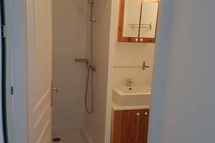 Entire apartment, T2 Proche des Thermes, du Village et du Supermarché in Montbrun-les-Bains, Nyons region
