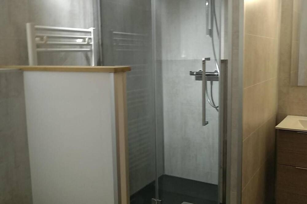Entire apartment, 300m from resort center, Ground floor, parking, tv, ski locker, 50m², Arêches-Beaufort in Arêches, Beaufort (Rhône-Alpes)