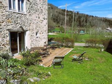 Gîte pour 11 personnes, avec jardin à Fougax-et-Barrineuf