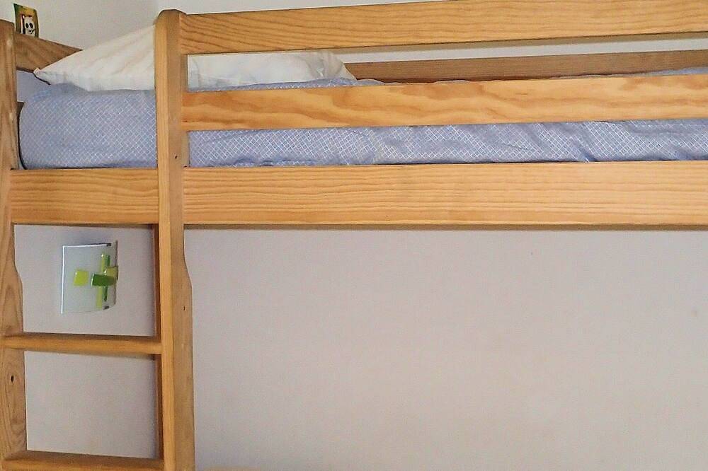 Geheel appartement, Mooi appartement vlakbij het strand met privétuin, rustig, parkeren, airconditioning, Wifi in La Nartelle, Sainte-Maxime