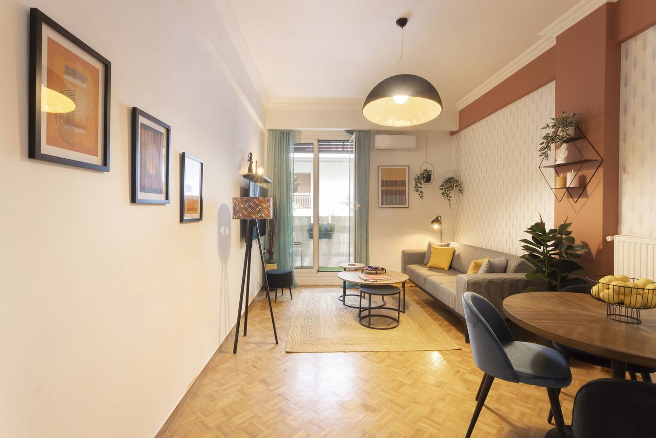 Appartamento intero, · Homey one bedroom in hip Pagrati in Sezione centrale di Atene, Atene