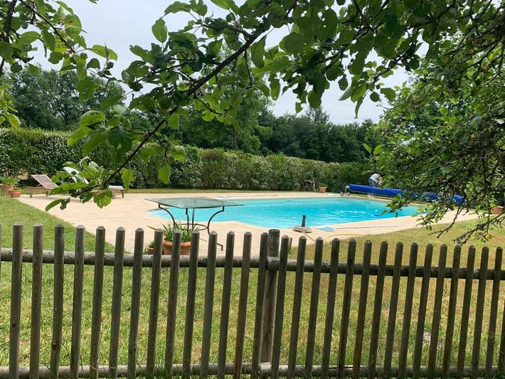 Location de vacances pour 6 personnes, avec jardin et vue ainsi que vue sur le lac et piscine à Salbris - 2