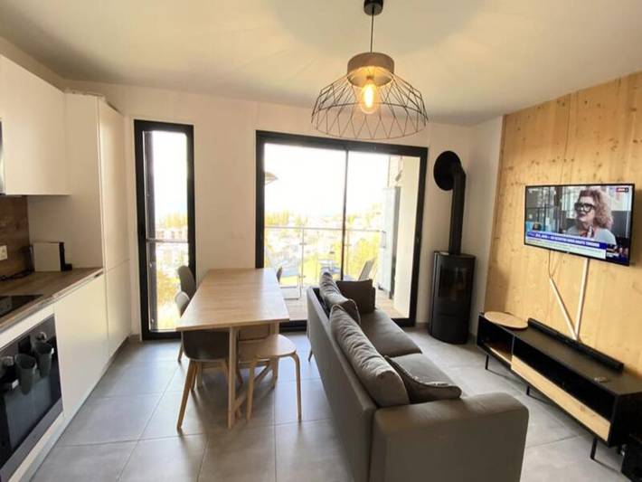 Gîte pour 4 personnes, avec terrasse, adapté aux familles à Péone - 2