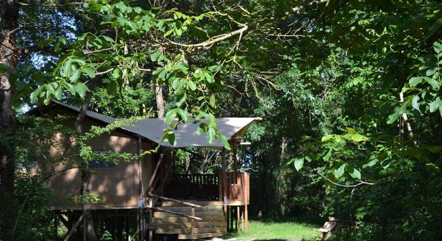 Tente pour 2 personnes, avec Terrasse ainsi que Jardin et Piscine