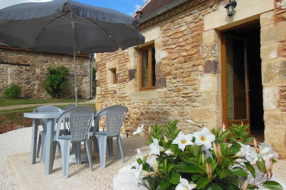 Renovated house near Le Bugue, large garden, 3 bedrooms in Journiac, Périgord Blanc