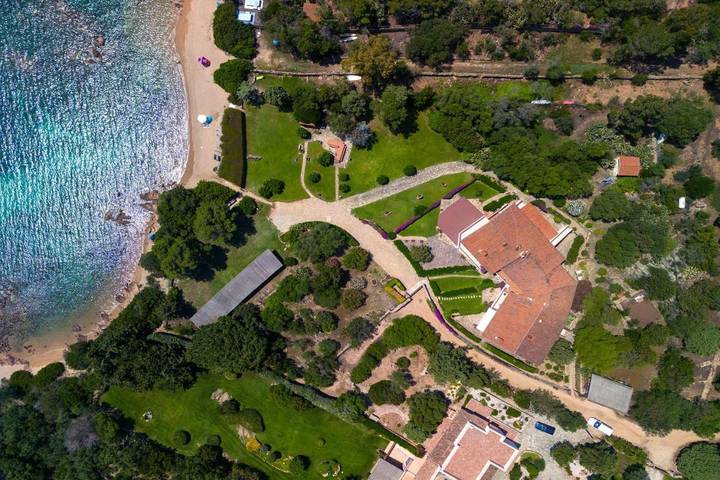 Appartamento per 4 persone, con Balcone e Terrazza nonché Giardino e Panorama a Porto Istana