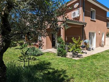 Gîte pour 4 personnes, avec jardin et terrasse dans Pizancon