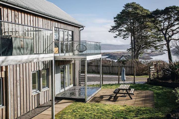 Holiday home for 8 people, with balcony and garden on the Isle of Mull