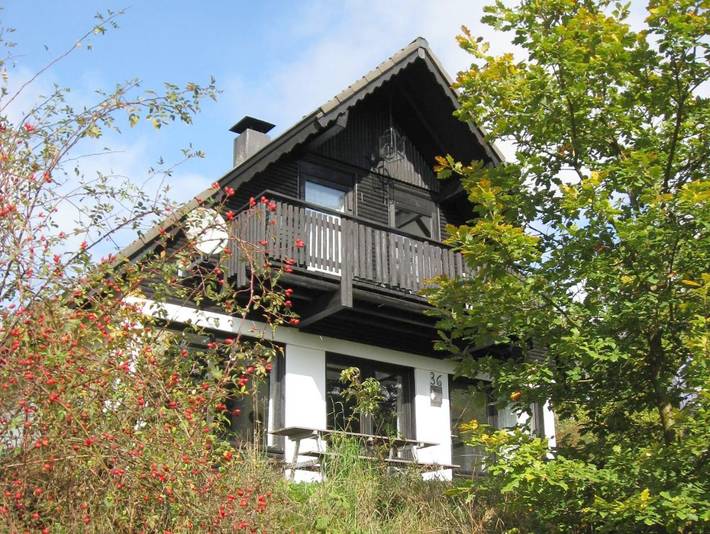 Villa für 6 Personen, mit Balkon und Terrasse sowie Garten und Ausblick