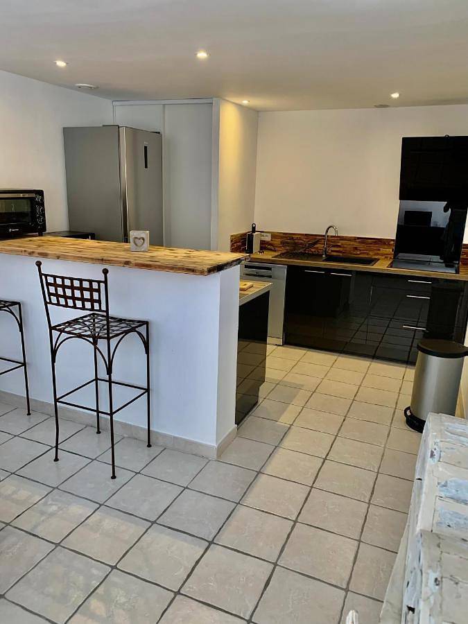 Location de vacances pour 4 personnes, avec jardin et terrasse ainsi que piscine et vue à Ners - 4