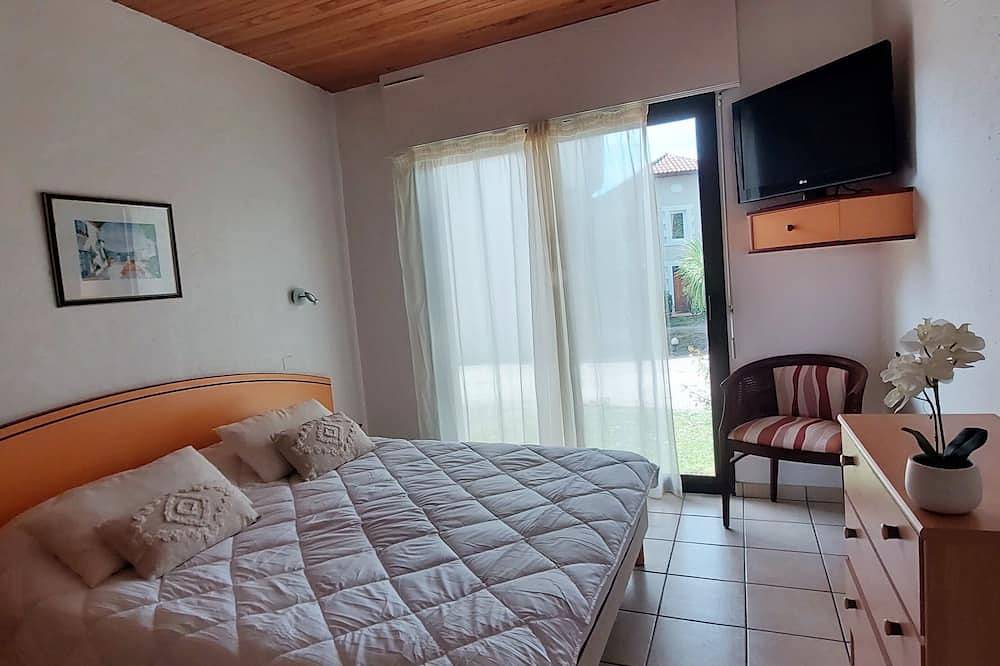 Appartement entier, T2 Terrasse Piscine \"Les clés du hameau\" in Eugénie-les-Bains, Landes