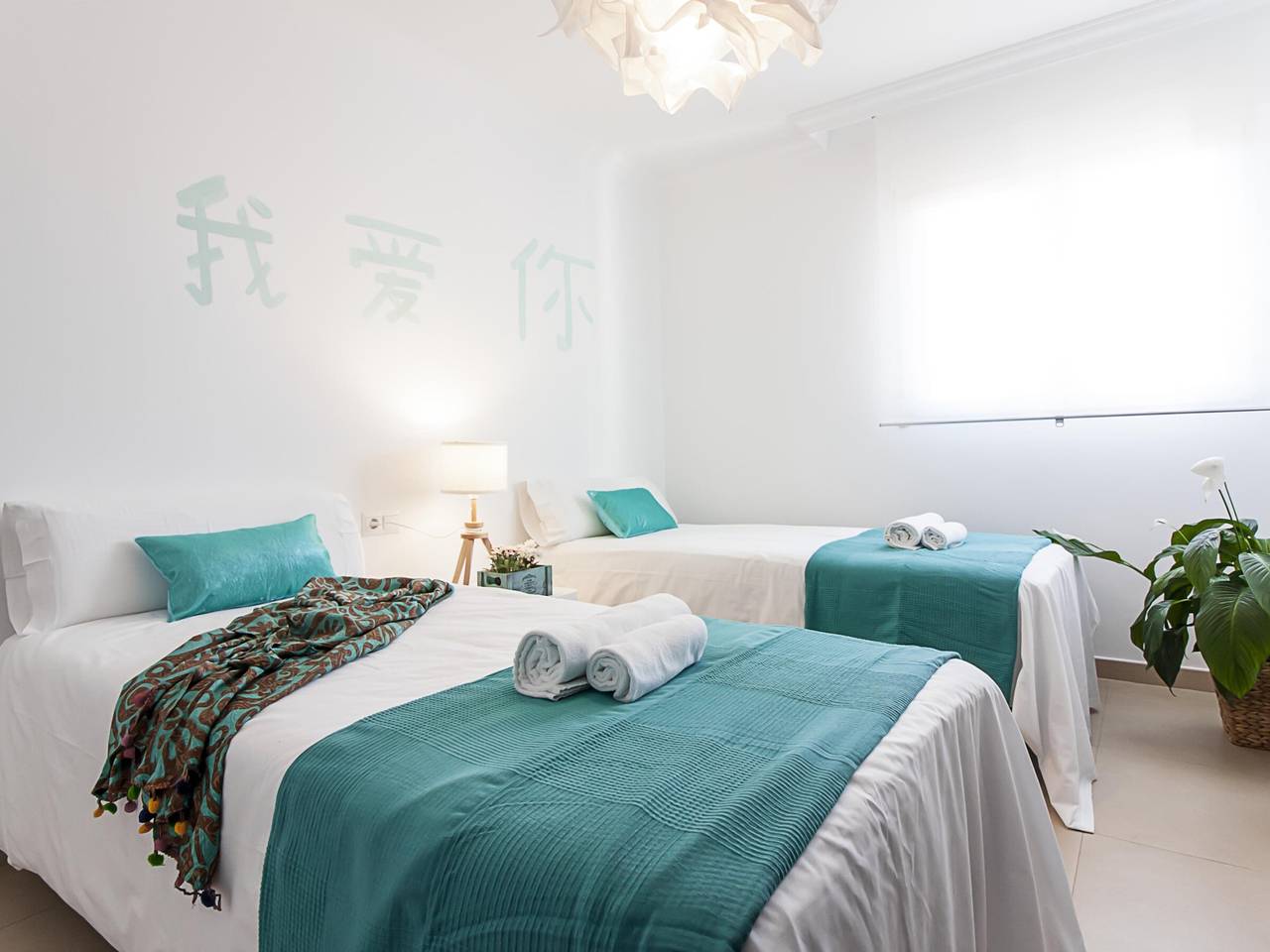 Entire apartment, Bright 2-Bedroom Apartment Near Beach and Train Station in Central Málaga in Málaga Central District, Malaga