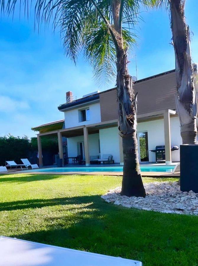 B&b per 3 persone, con giardino e piscina nonché terrazza e panorama a Trecastagni