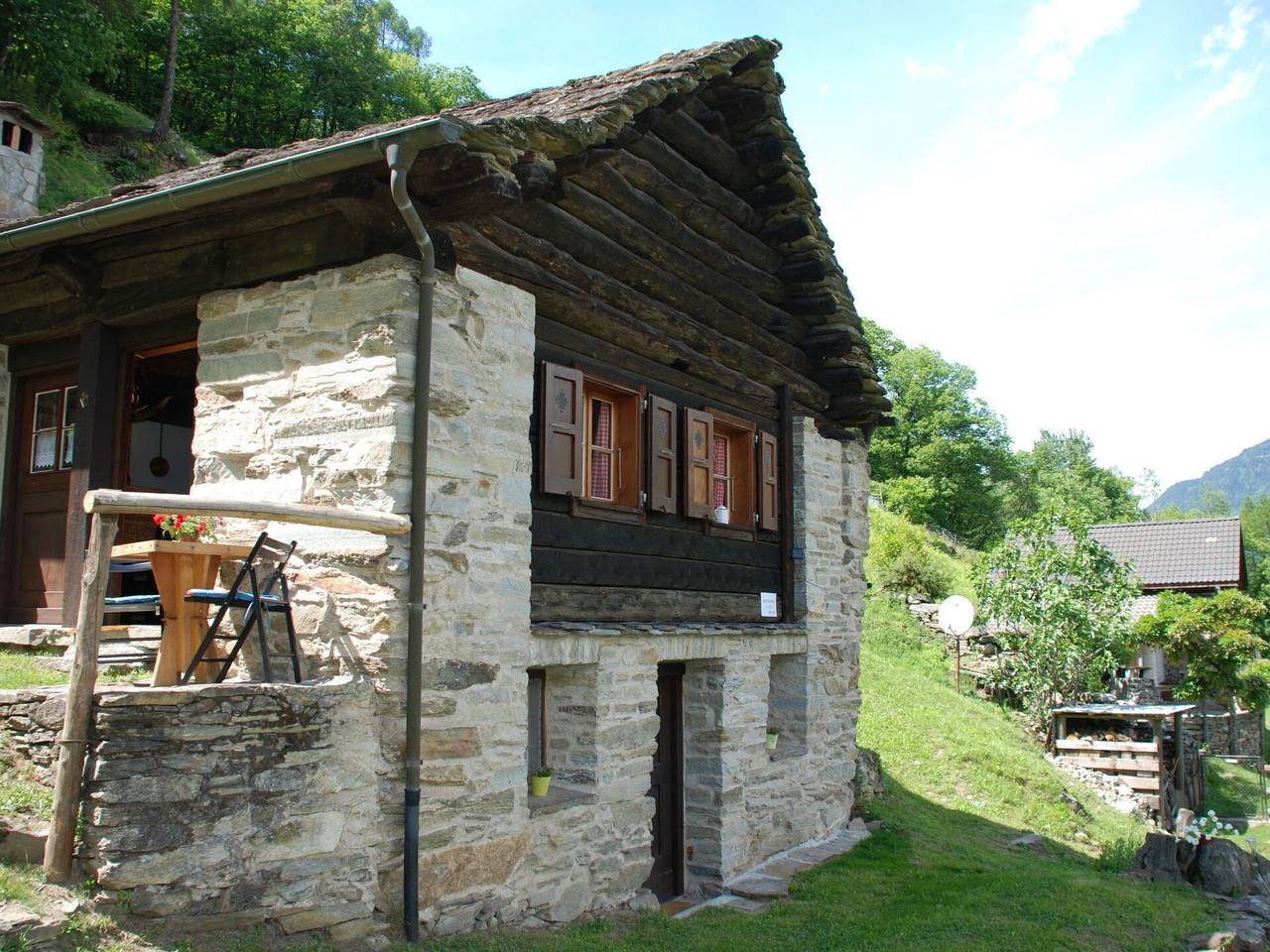Rustico Fey - Rustico Fey 400.1 in Serravalle, Lepontinische Alpen