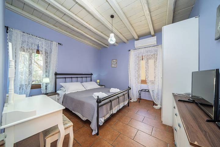 Villa veneciana única con increíble área de piscina privada y vistas al mar nr Fiskardo in Tselendata, Cefalonia