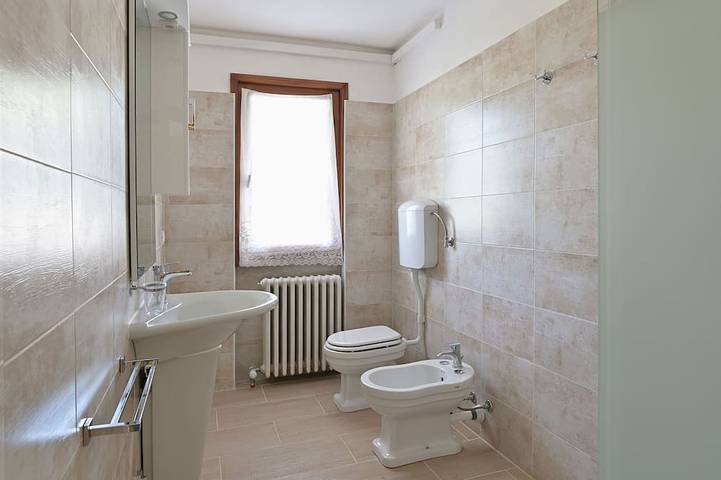 Ganze Wohnung, Apartment 8: secluded and quiet. Cool and comfortable in Manerba del Garda, Gardasee-Berge