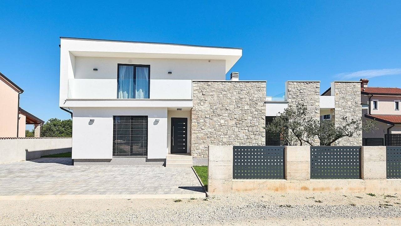 Elegante Villa Dolcea mit Swimmingpool  in Kaštel (Plovanija), Buje