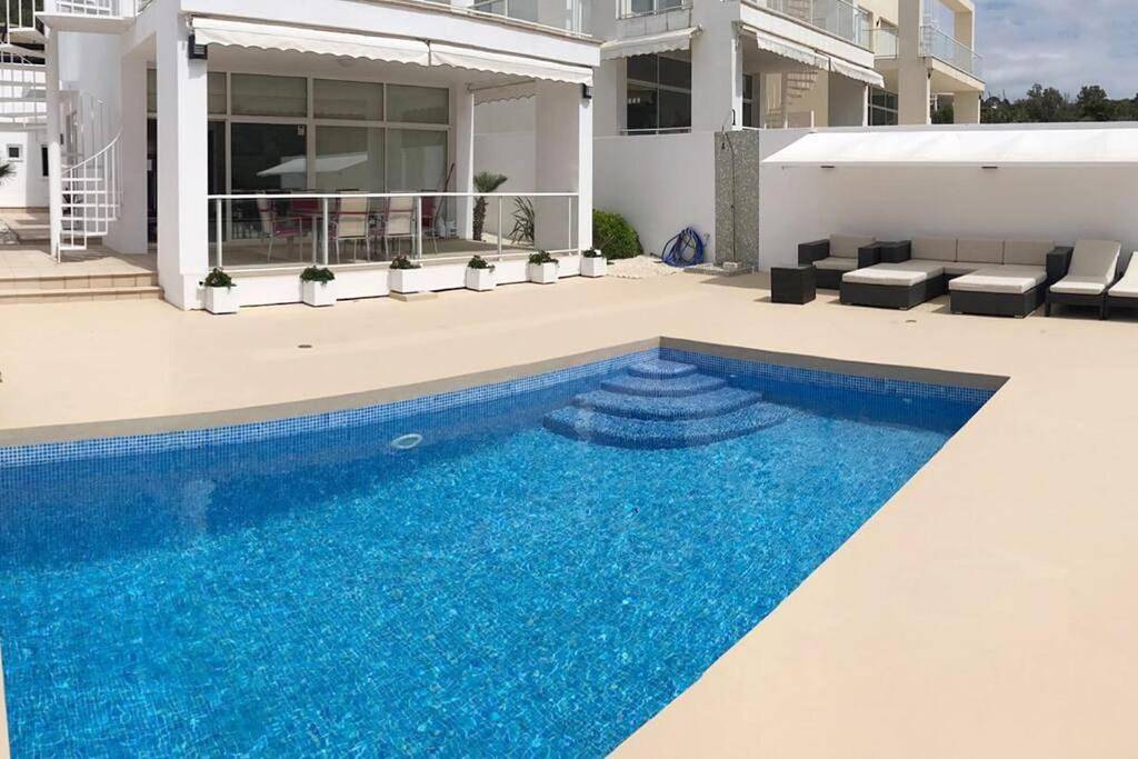 Three-Bedroom House in Cala d´Hort, Sant Josep de sa Talaia