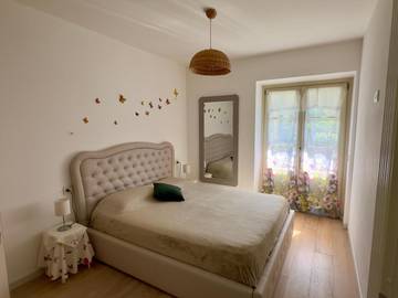 Gîte pour 5 personnes, avec terrasse et vue, animaux acceptés à Chiavenna