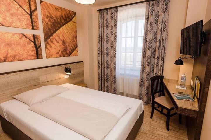 Doppelzimmer mit Dusche, Wc - Jufa Hotel Fürstenfeld ***s in Fürstenfeld, Steirerland