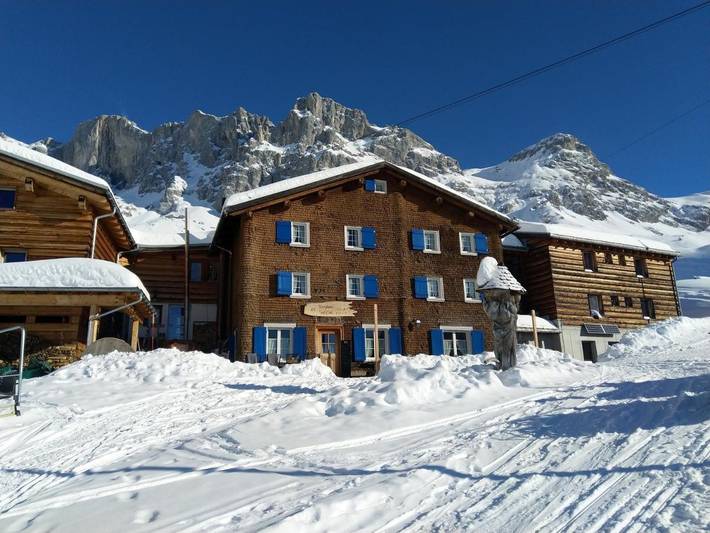 Hotel, mit Terrasse und Whirlpool in St. Antönien