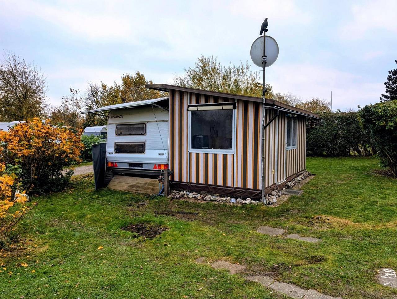 Stacaravan met vast voortent, zeezicht, gemeenschappelijk zwembad en wifi in Oost-Fehmarn, Fehmarn