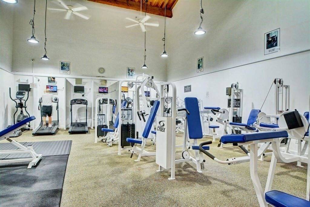 Ganze Wohnung, Im Herzen von Ocean Village. Mit privatem Strand, Tennis, Golf, Pools, etc ... in Fort Pierce, Hutchinson Island