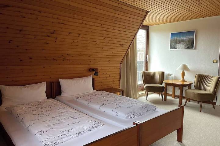 Ganze Wohnung, Gemütliches Doppel-Zimmer mit sonnigem Balkon in Westerland, Sylt (Gemeinde)