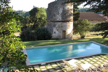 Gîte pour 4 personnes, avec jardin à Pontevès